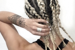 929-dark-roots-boxer-braid